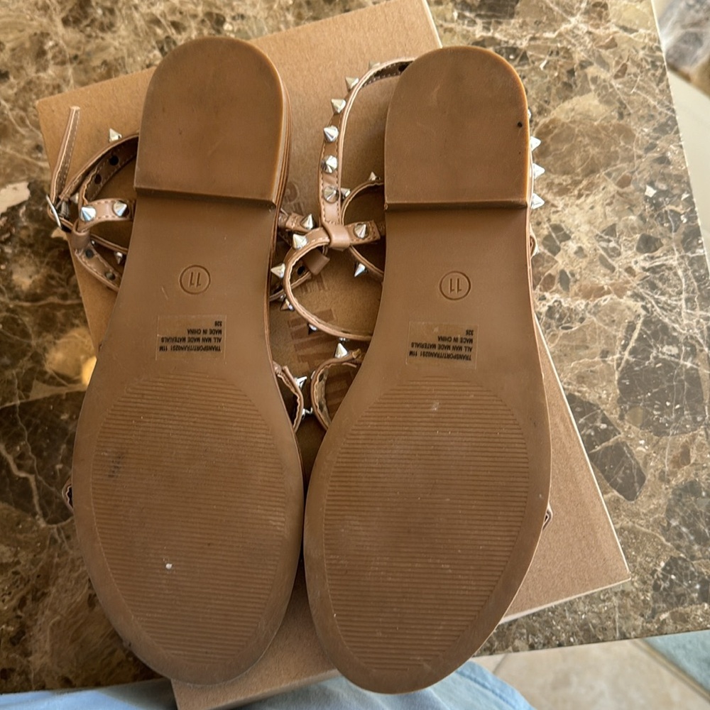 Steve Madden Transport Studded Strappy Sandals, Tan, Size 11 - Picture 4 of 4